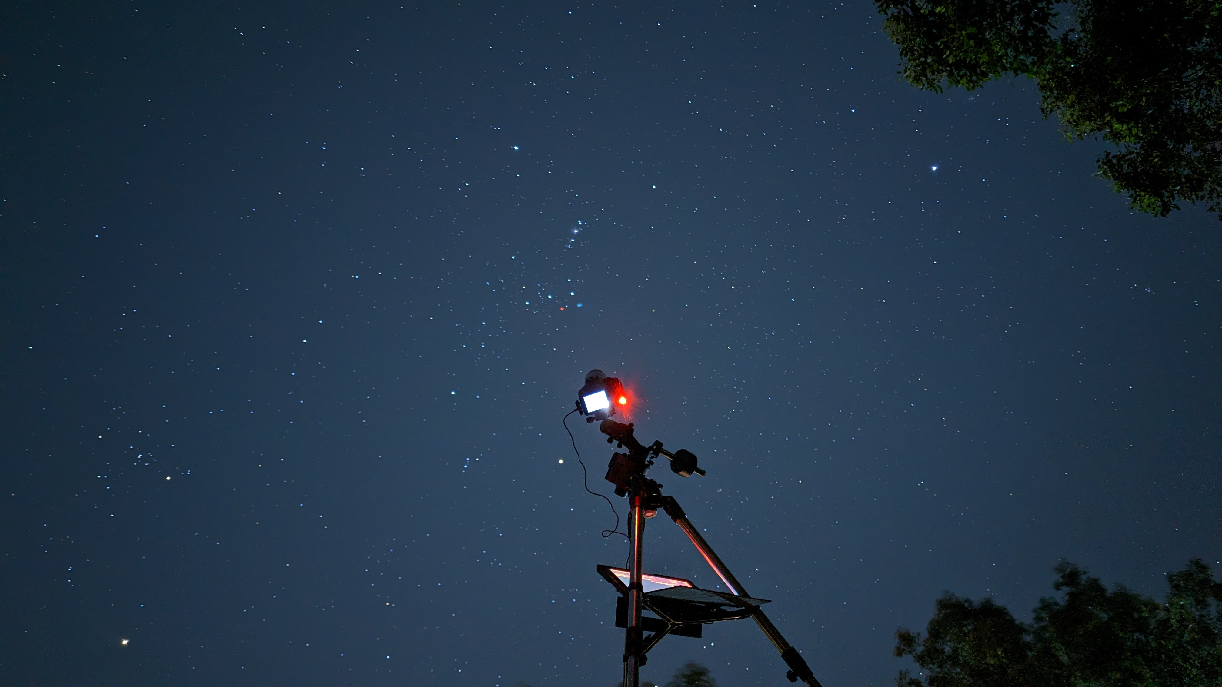 Darcy Wenn's portable astrophotography setup imaging the Orion Nebula.